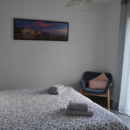 La Petite Bicoque Bed & Breakfast Saint-Suliac Exterior photo